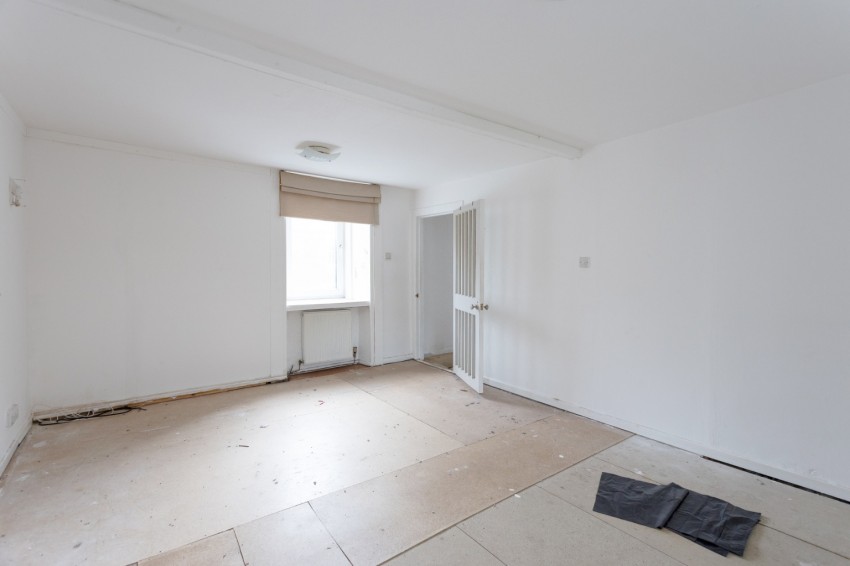 Images for Upper Flat EAID:20 BID: